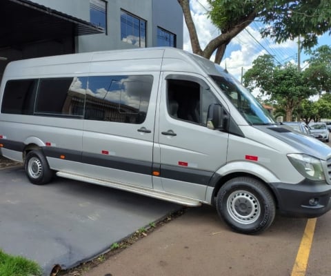 Mercedes Sprinter 415 Executiva 09 Lugares – Carteira B - 2019 Raridade!!