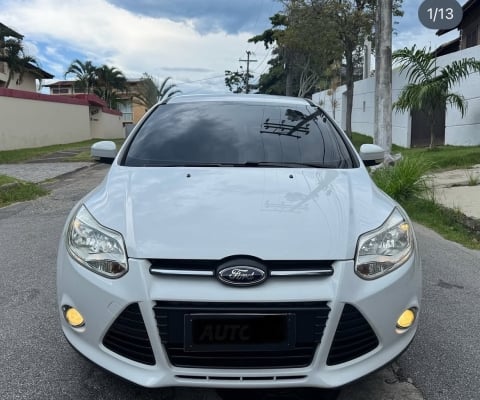 Vendo Focus 2.0 16V/SE Flex Automático. 