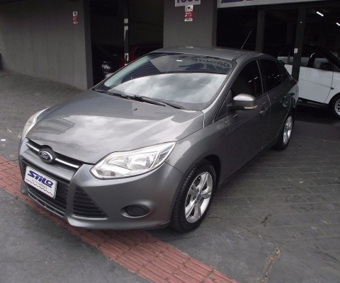 Ford Focus Sedan 2.0 Automático Flex 2014/2015 Cinza