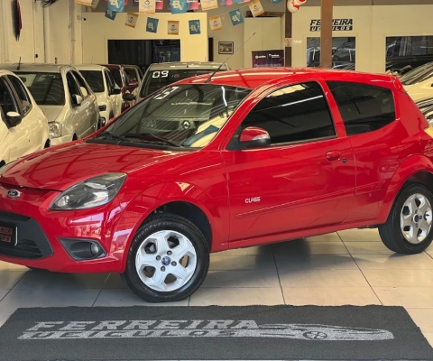 Compacto, econômico e perfeito para o dia a dia, o Ford Ka é uma excelente opção para quem busca pra