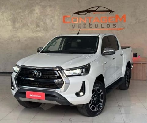 TOYOTA HILUX CS4X4 2025