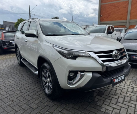 TOYOTA HILUX SW4 SRX 2.8 4X4 7 LUGARES DIESEL 