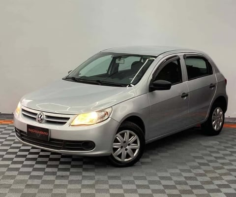 Volkswagen Gol Novo 1.0 4P - Prata - 2012/2013