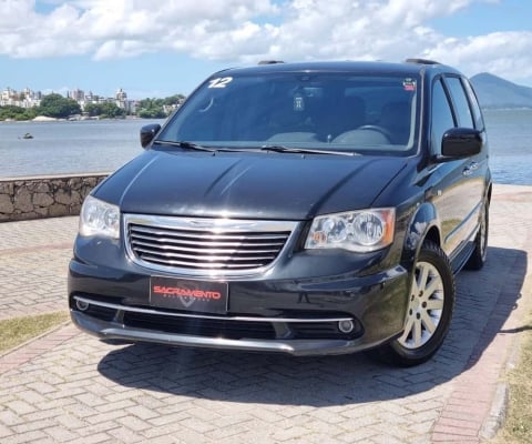 Chrysler Town & Country 3.6 V6 Aut.  - Preta - 2011/2012