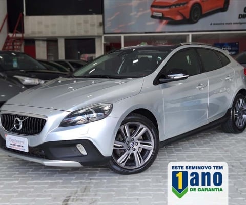 VOLVO V40 2.0 T5 CROSS COUNTRY AWD TURBO GASOLINA 4P AUTOMÁTICO