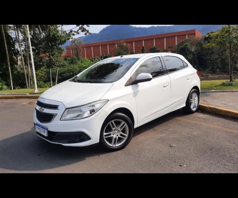 Chevrolet Onix HATCH LT 1.0 8V FlexPower 5p Mec.  - Branca - 2012/2013