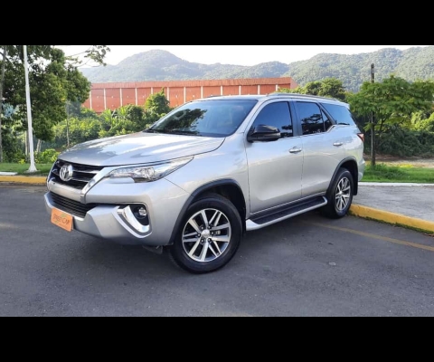 Toyota Hilux SW4 SRX 4x4 2.8 TDI 16V Dies. Aut. - Prata - 2018/2019