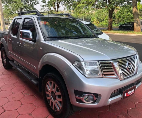 Nissan Frontier SL CD 4x4 2.5TB Diesel Aut - Prata - 2014/2015