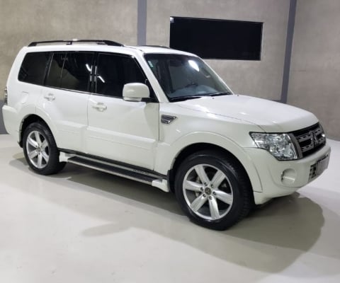 MITSUBISHI PAJERO FULL HPE 3.2 TURBO DIESEL 7 LUGARES