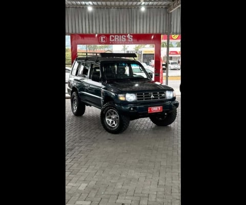 Mitsubishi Pajero GLS 3.0 V6 4p Mec.  - Verde - 1997/1998