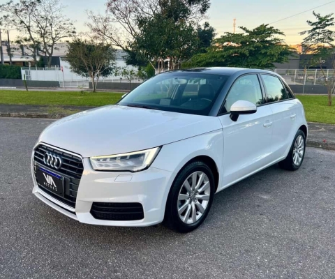 Audi A1 Sportback 1.4 TFSI 5p S-tronic - Branca - 2015/2016