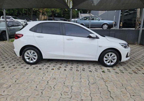 Comprar CHEVROLET Onix Plus Plus 12v Mt6 Seminovo em Curitiba :: Barigui  Seminovos