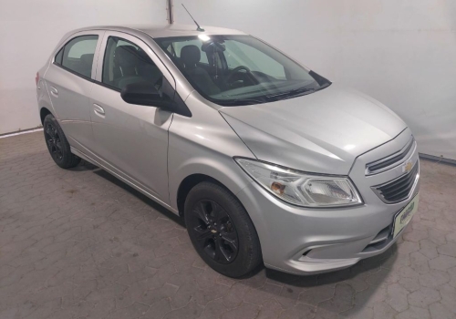 CHEVROLET - ONIX - 2015/2016 - Prata - R$ 59.900,00 - Bender Multimarcas