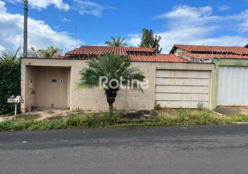 Casas Com Quintal Para Alugar No Jardim Europa Em Uberl Ndia Chaves