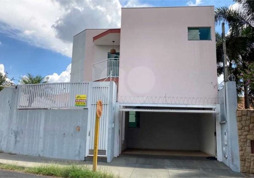 Casas com quarto à venda no Jardim Aclimação em Araraquara Chaves na Mão