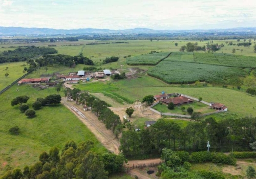 Cachoeira em Pindamonhangaba é diversão garantida