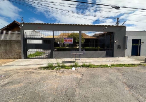 Casas com quintal com 4 quartos à venda no Jardim Paulista em Cuiabá ...