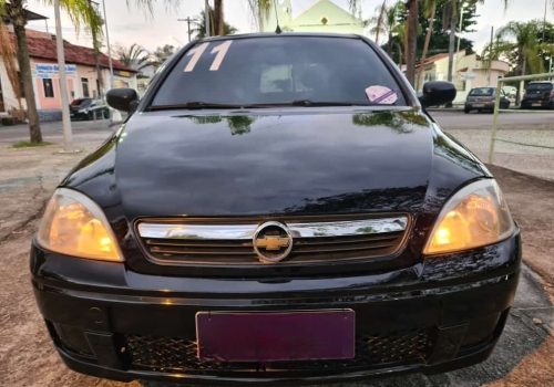 Chevrolet Corsa Sedan 2009, uma boa opção para famílias! Confiável