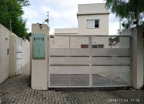 Sobrado em condomínio, bairro com ruas asfaltadas próximo a comércios e escolas...