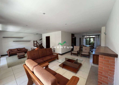 Casa com quatro quartos para alugar por r$ 5.951/mês - comary - teresópolis/rj