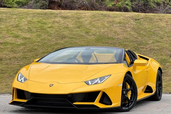 lamborghini verde limão com aros pretos