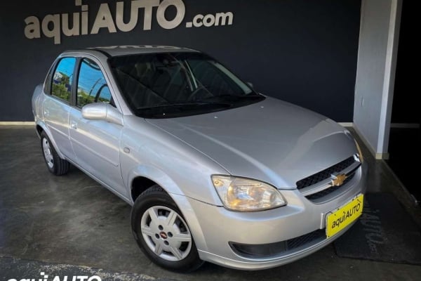 Chevrolet Classic 2015 em Araripina - Usados e Seminovos