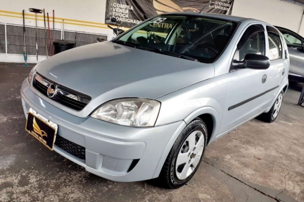 Comprar Hatch Chevrolet Corsa Hatch 1.4 4P Maxx Flex Prata 2010 em Jaú-SP