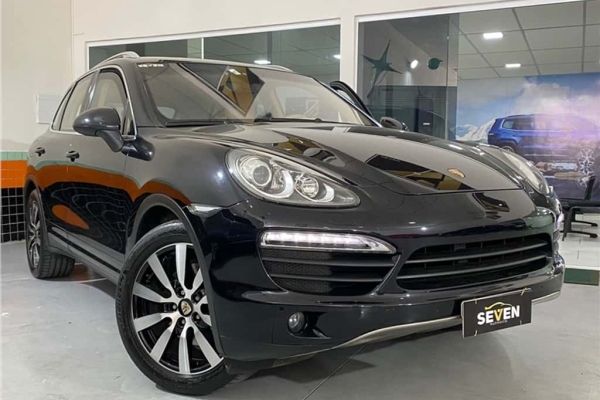 Porsche Cayenne a partir de 1979 4.8 4x4 V8 32v Turbo 4p no RJ