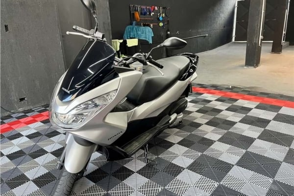 Motos HONDA PCX - Jandira, São Paulo