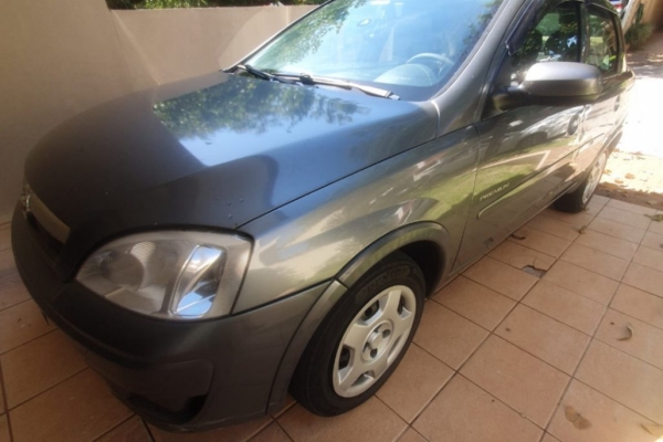 Corsa sedan Premium 1.4 2010 Motor - Uruguai automóveis