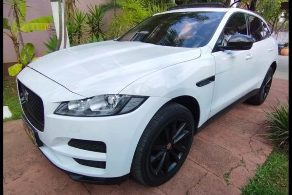 JAGUAR - F-PACE - 2016/2017 - Branca - R$ 240.900,00 - Auto Place Veículos