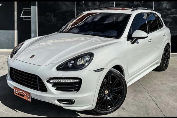 Porsche Cayenne E-hybrid 3.0 V6 462v2021 em Curitiba