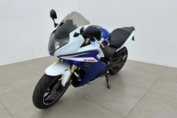 Folha de S.Paulo - Classificados - Veículos - Honda Fireblade 2013