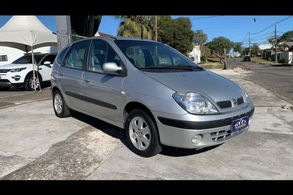 Renault Megane a partir de 2001 em Ponta Grossa - PR