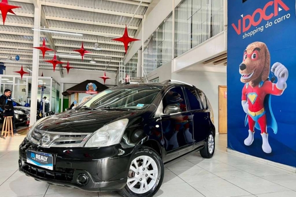 Nissan Livina à venda em São José dos Campos SP Chaves na Mão 