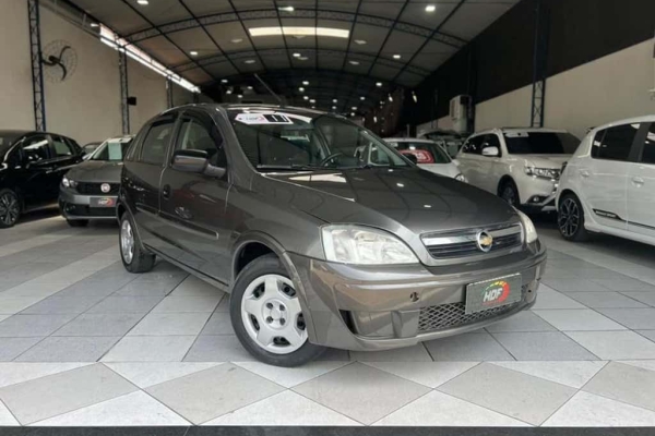 comprar Chevrolet Corsa Hatch em Jacareí - SP