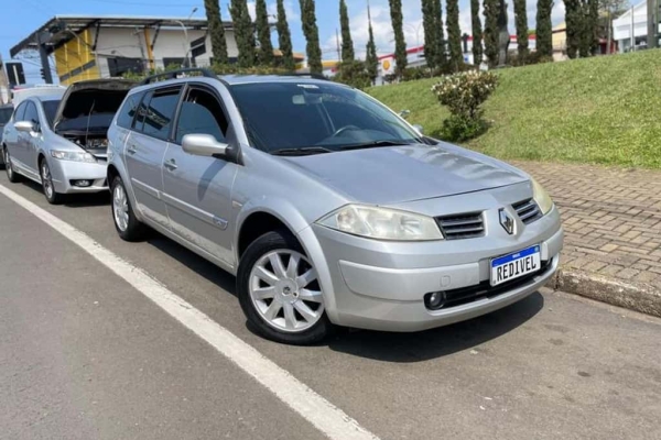 Renault Megane a partir de 2001 em Ponta Grossa - PR