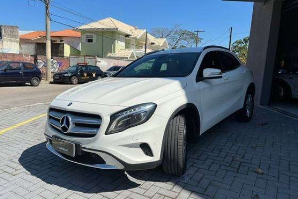 MERCEDES-BENZ GLA-200 Usados e Novos - São José Dos Campos, SP