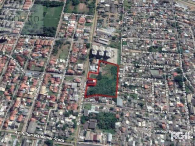 Localizado na prestigiada Rua Tenente Ary Tarrago, no charmoso Bairro Jardim Itu Sabará, este terreno é um convite para projetos grandiosos! Apenas a poucos metros da movimentada Av. Baltazar de Olive