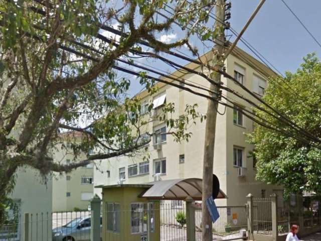 Vende-se apartamento 2 dormitórios, banho social, living em dois ambientes, copa e cozinha, área de serviço separada, vaga rotativa, portaria 24h, zeladoria, playground e recanto com bancos.&lt;BR&gt;