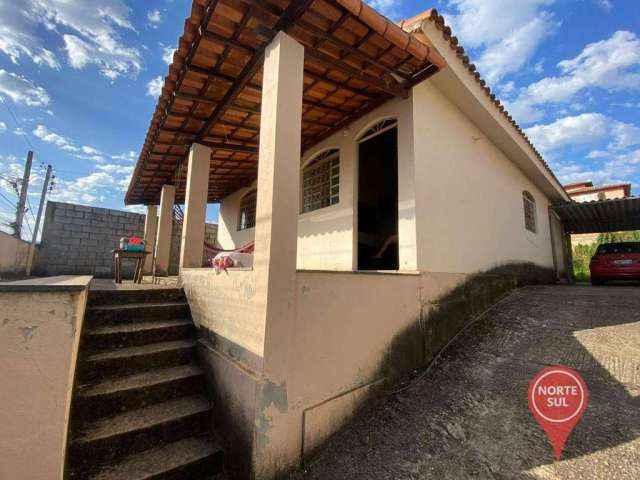 Casa com 3 dormitórios, 84 m² - venda por R$ 387.000,00 ou aluguel por R$ 2.010,67/mês - Pinheiros - Brumadinho/MG