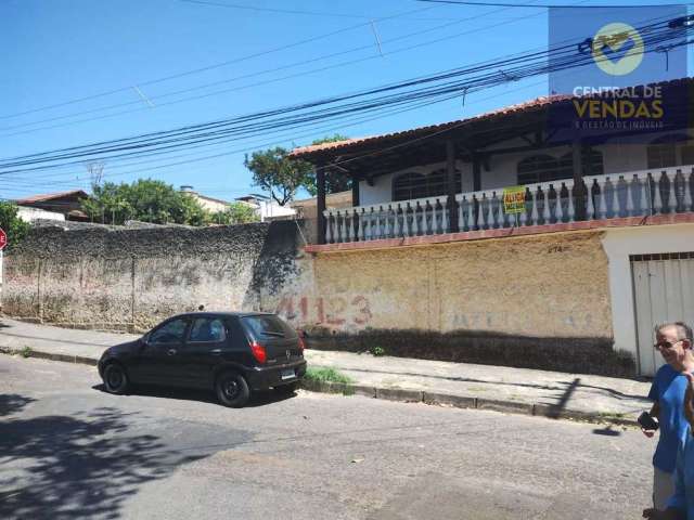 Casa com 4 quartos à venda na Rua Cléber Soares Andrade, 274, Santa Mônica, Belo Horizonte por R$ 680.000