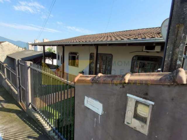 Casa com 3 quartos à venda na Rua Marcelino Cardoso, 261, Água Verde, Blumenau, 172 m2 por R$ 650.000