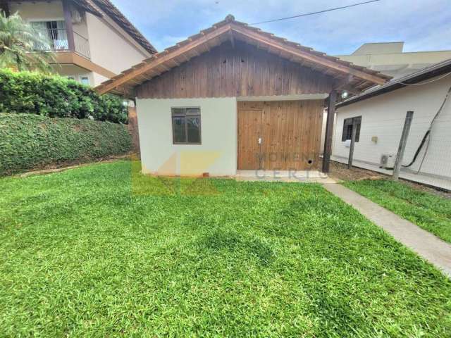 Casa com 1 quarto para alugar na Rua Edmundo Goldacker, 355, Fortaleza, Blumenau, 45 m2 por R$ 1.300