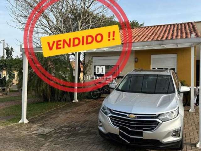 Casa em condomínio fechado com 3 quartos à venda no Olaria, Canoas  por R$ 430.000