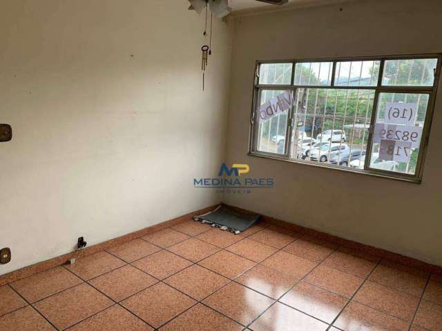 Apartamento com 3 dormitórios à venda, 60 m² por R$ 220.000 - Camarão - São Gonçalo/RJ