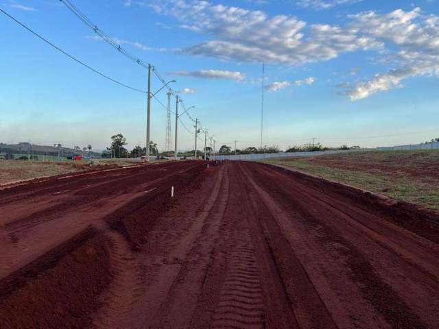 Terreno comercial com 3000 m2 no Centro Empresarial THO