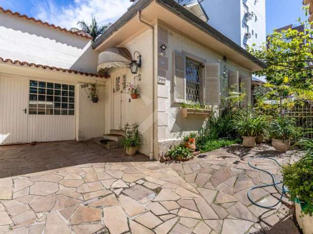 Casa com 3 quartos à venda na Felipe de Olivera, 999, Petrópolis, Porto Alegre por R$ 1.690.000