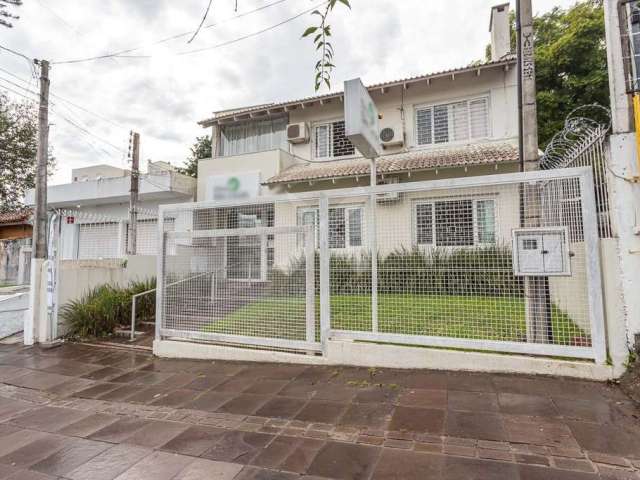 Casa comercial para alugar na Beco Andaraí, 130, Passo da Areia, Porto Alegre por R$ 12.500