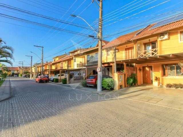 Casa com 3 quartos à venda na Avenida Edgar Pires de Castro, 1286, Hípica, Porto Alegre por R$ 590.000